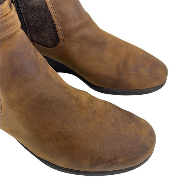 UGG Australia EMALIE Stout Waterproof Leather Ankle Boots - Picture 10 of 15